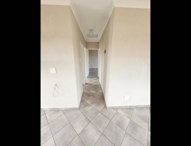 3 BEDROOM HOUSE FOR SALE IN COSMO CITY